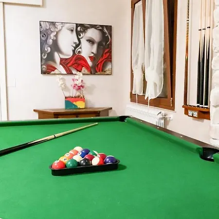 Chanel Bellissima Con Piscina Immersa Nella Valle D'itria Villa *