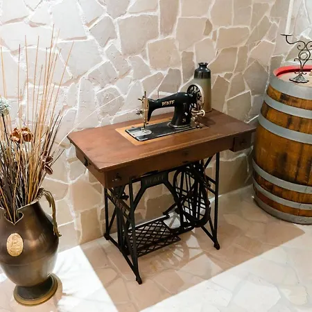 Chanel Bellissima Con Piscina Immersa Nella Valle D'itria Ostuni