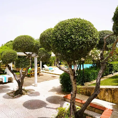 Chanel Bellissima Con Piscina Immersa Nella Valle D'itria Villa